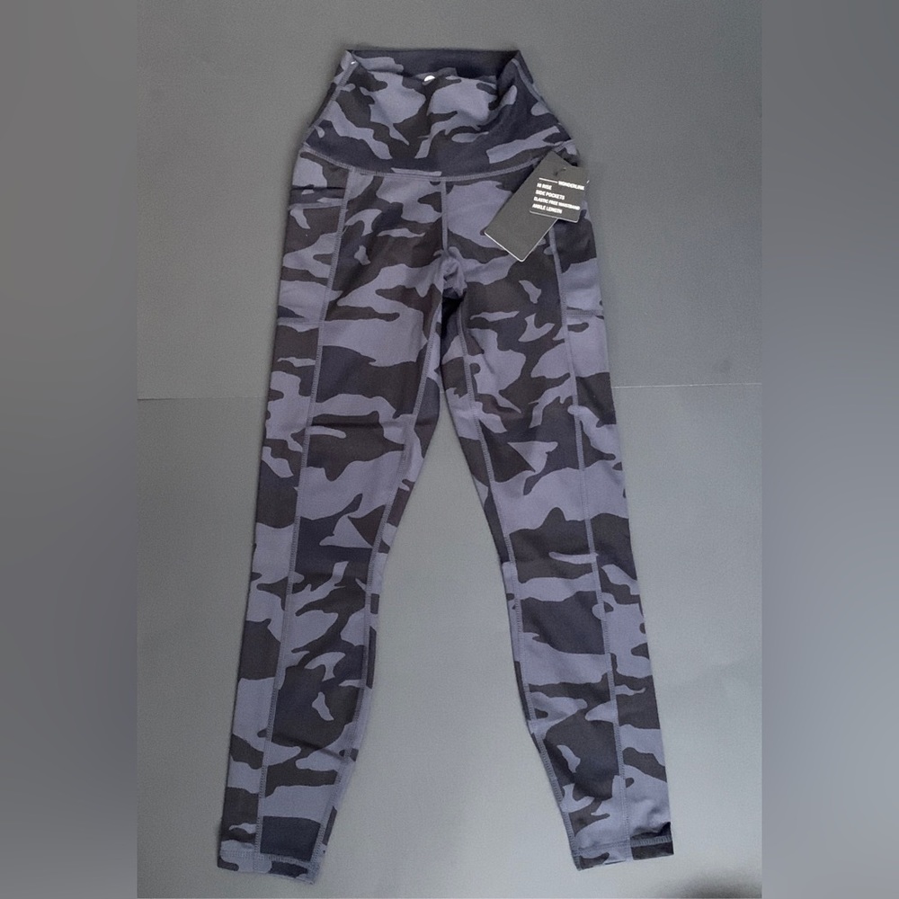 NWT 90 Degree by Reflex camo leggings